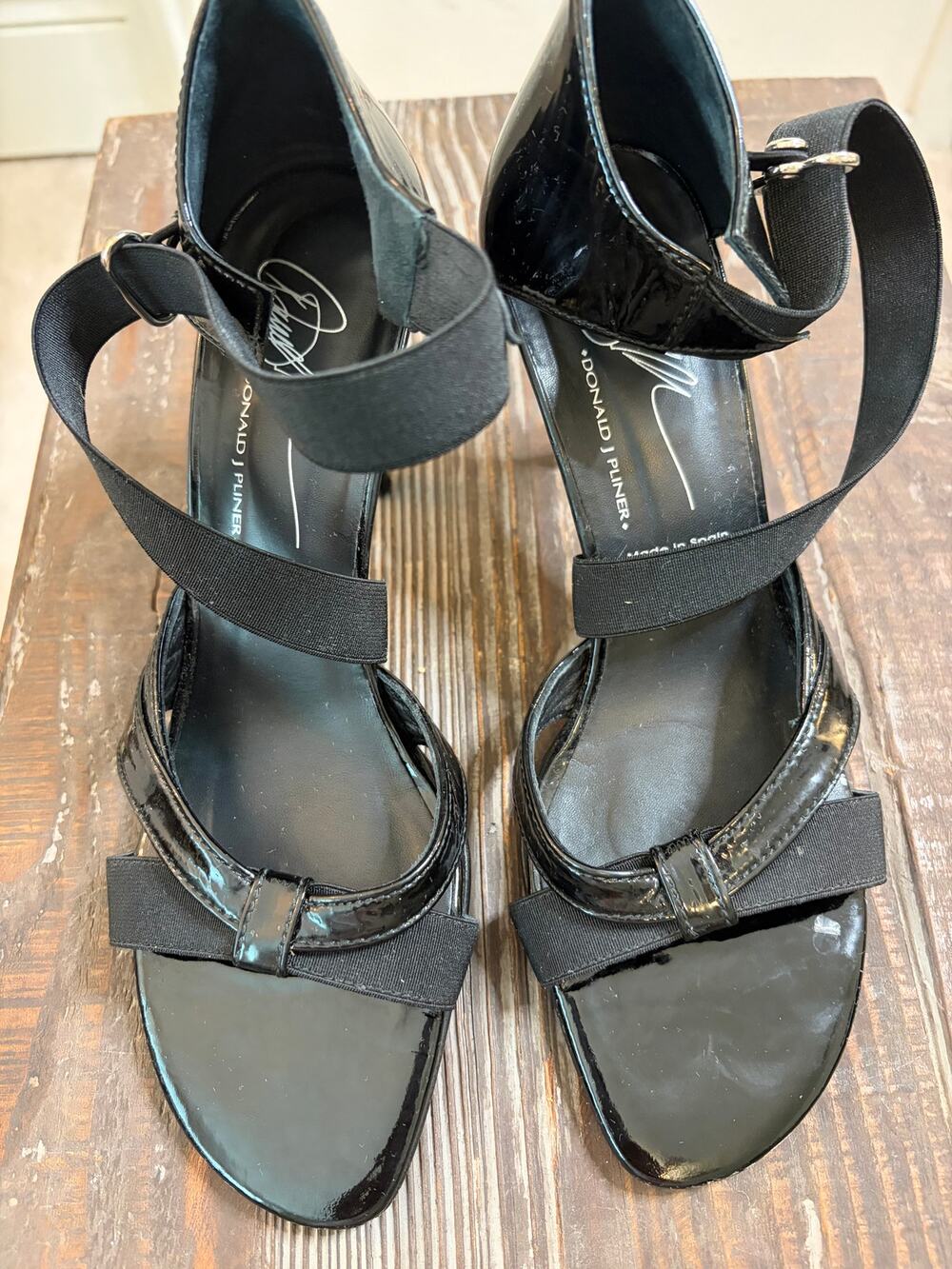 Donald J. Pliner Dainty Black Strappy Heels Size 7.5 Womens